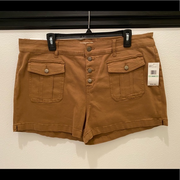 Jessica Simpson Pants - 🆕Jessica Simpson Brown Patch Pocket Button Fly Shorts - 18 (W 34)